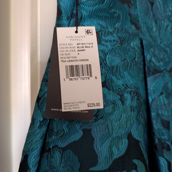 Adrianna Papell Great summer party or wedding guest dress - Picture 3 of 8